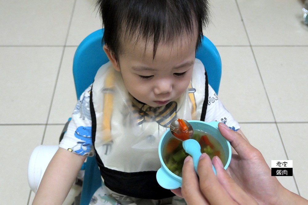 寶寶副食品推薦 | 陽光媽咪的【寶寶牛骨高湯蔬菜口味】無鹽、去油、無糖 - 老皮嫩肉的流水帳生活