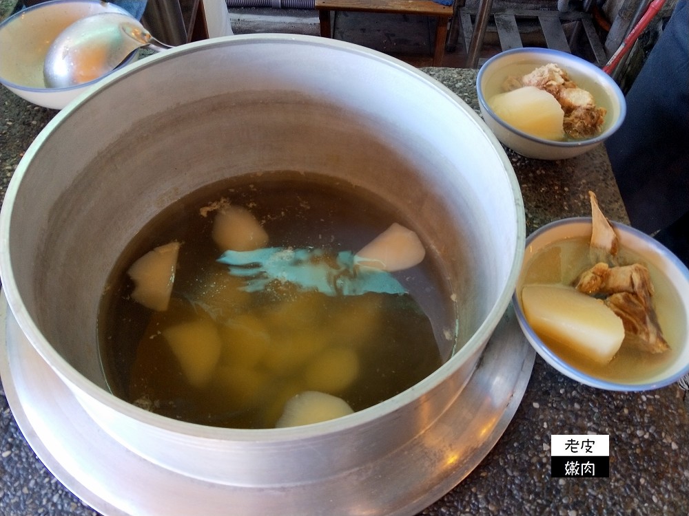 蘆洲銅板美食推薦 | 蘆洲區公所旁、原汁原味的【高麗菜飯 原汁排骨湯】 - 老皮嫩肉的流水帳生活