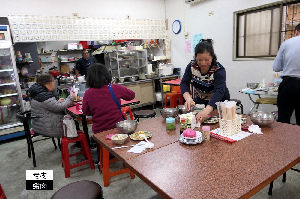 市府周邊隱藏美食 | 鐵皮底下的現撈仔 【虱目魚專賣店】/ 新鮮漁獲、價格便宜 - 老皮嫩肉的流水帳生活