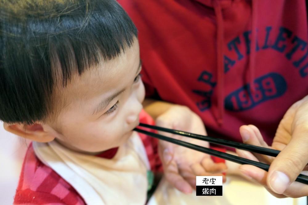 萬里美食必吃、龜吼漁港必訪 | 自家漁船平價美食【新小微漁坊餐廳】有停車場 - 老皮嫩肉的流水帳生活