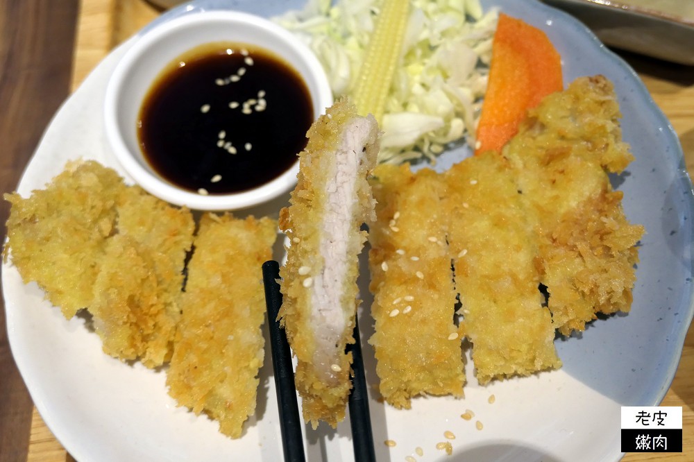 花蓮簡餐推薦 | 東大門夜市旁【黑金通】百年老洋房文青風複合餐廳 2021菜單 - 老皮嫩肉的流水帳生活