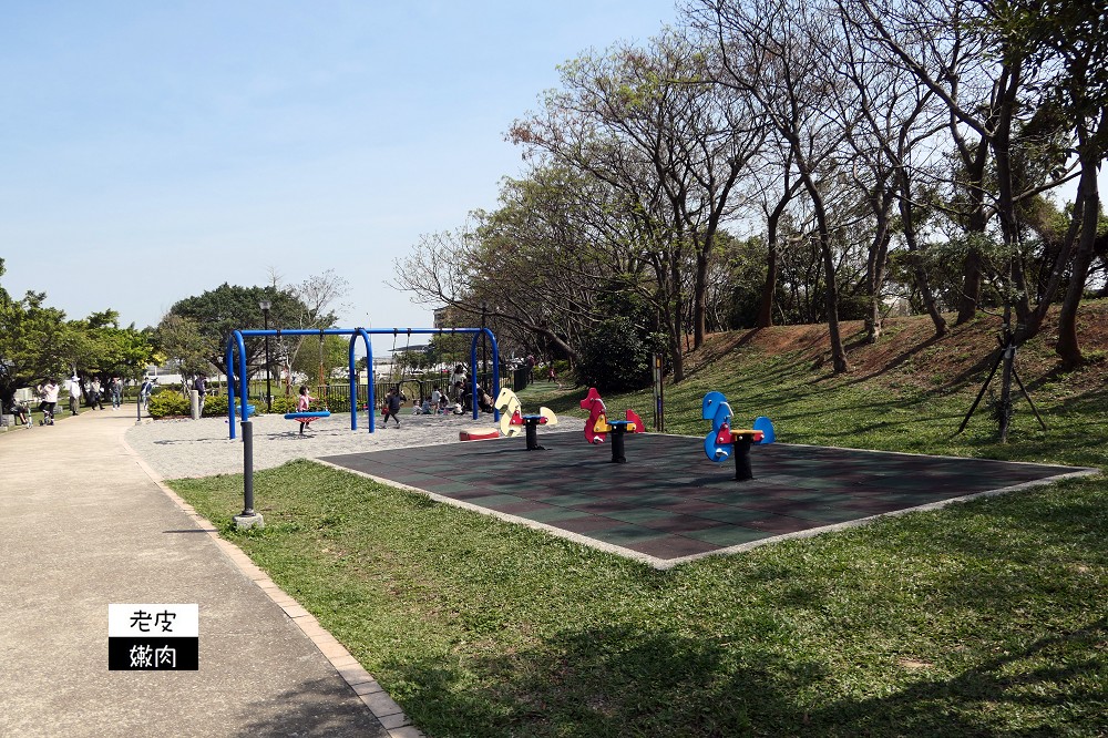 桃園青埔親子公園 | 【臺灣橫山書法藝術公園】 埤塘公園 沙坑溜滑梯鞦韆 腳踏車道 近華泰名品城 - 老皮嫩肉的流水帳生活