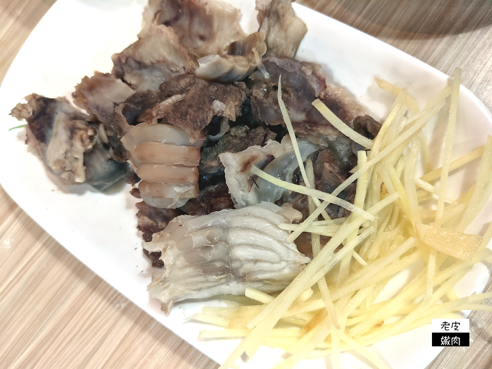 花蓮銅板美食 | 花蓮古早味【京湘排骨麵】推排骨酥跟豬腳系列主餐 小菜豐富有冷氣 - 老皮嫩肉的流水帳生活