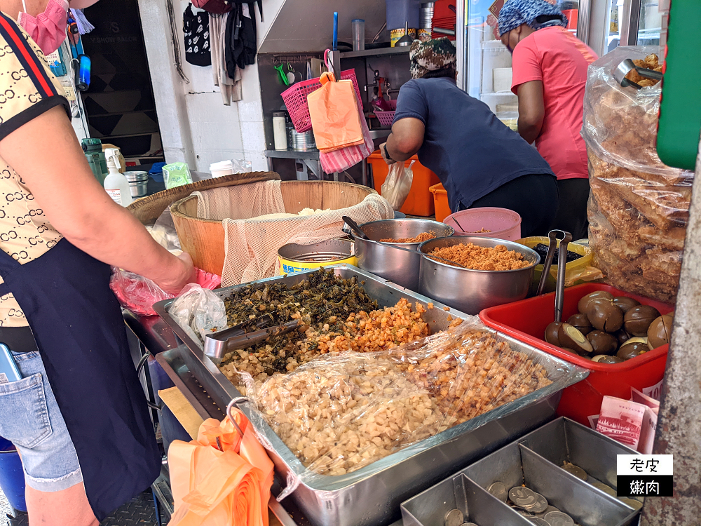 台北車站排隊銅板早餐|巨大海苔飯糰只要50元的【飯糰霸】 - 老皮嫩肉的流水帳生活