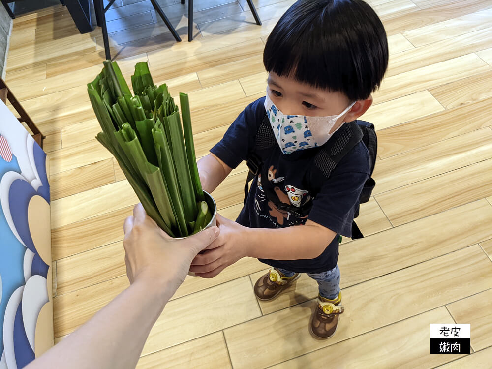 北部超大親子寵物餐廳-卡菲努努親子寵物餐廳| 餵梅花鹿 玩沙坑 - 老皮嫩肉的流水帳生活