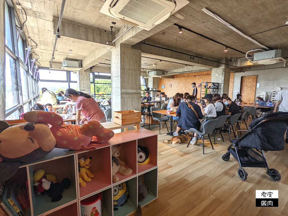 北部超大親子寵物餐廳-卡菲努努親子寵物餐廳| 餵梅花鹿 玩沙坑 - 老皮嫩肉的流水帳生活