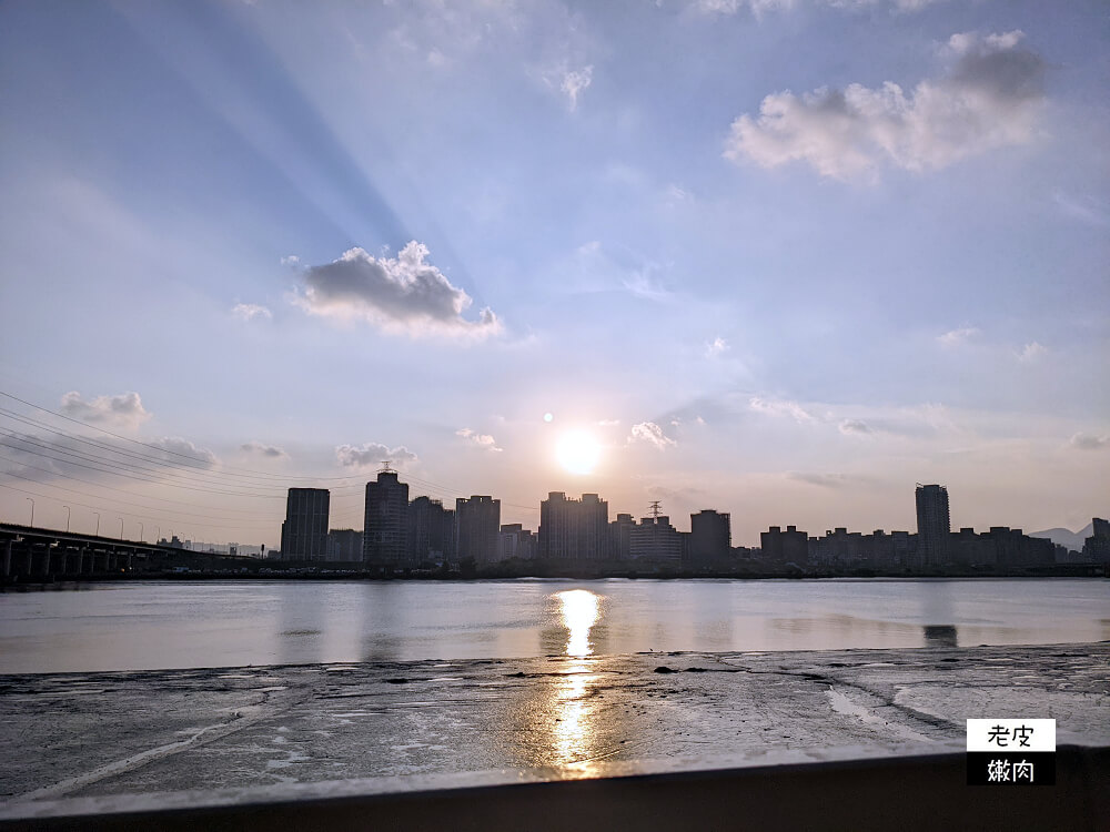 寧夏夜市高CP值住宿|【西悠巢旅台北館】青年旅遊房 雙人四人房 還可到大稻埕迪化街走走 - 老皮嫩肉的流水帳生活