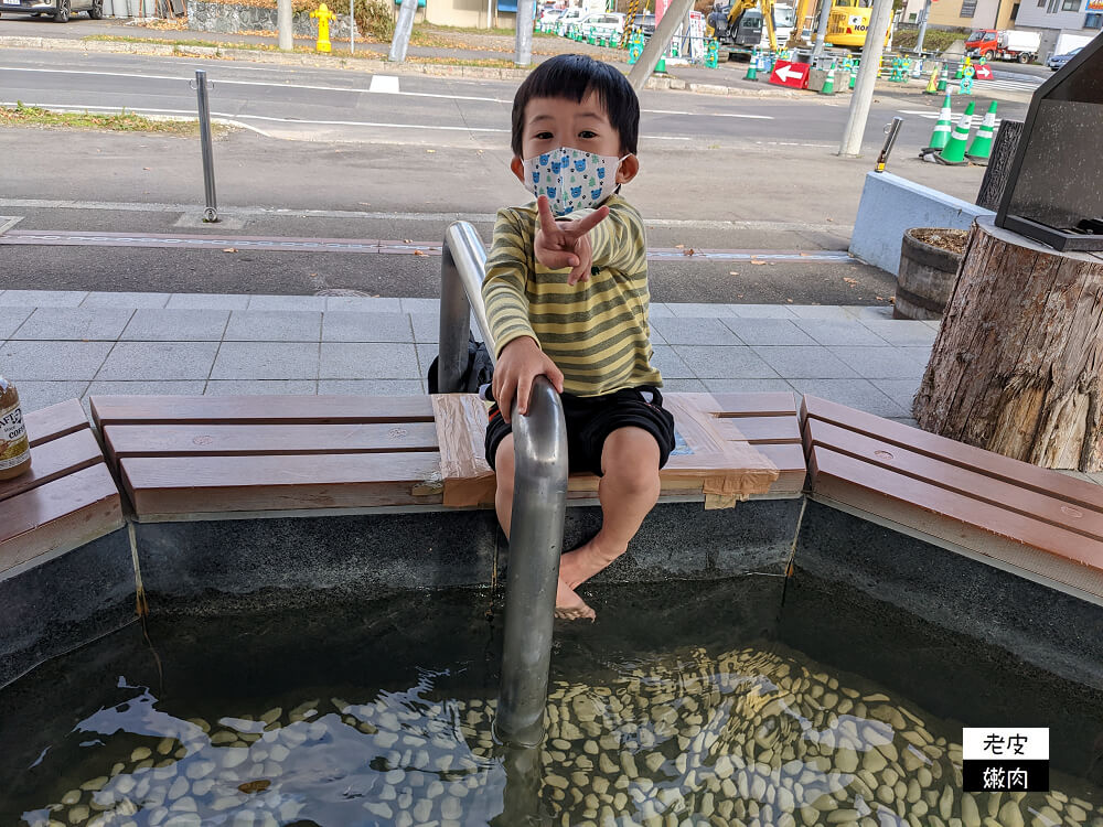 定山溪免費景點|足湯【足のふれあい太郎の湯】及手湯【かっぱ家族の願かけ手湯】 - 老皮嫩肉的流水帳生活