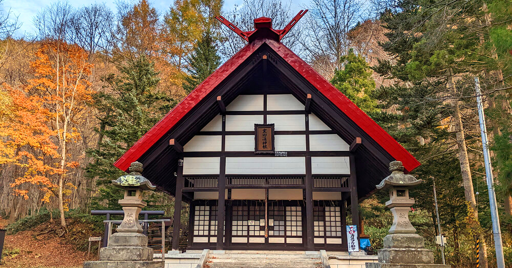 札幌市郊區景點|定山溪溫泉街 充滿神秘感的百年神社【定山溪神社】 - 老皮嫩肉的流水帳生活