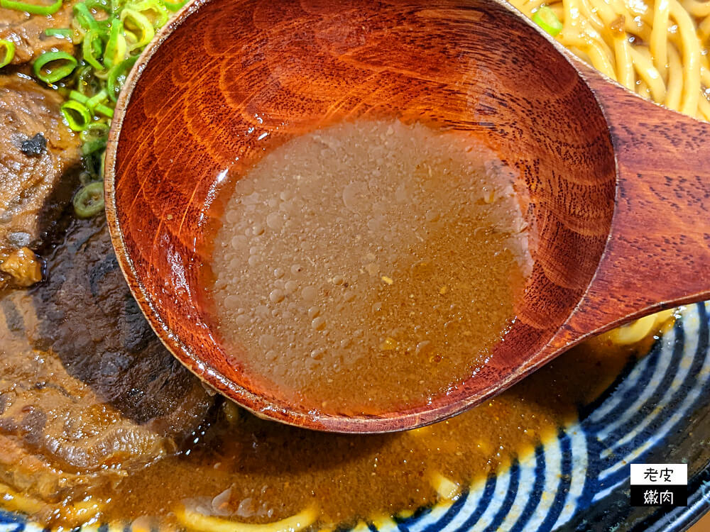 桃園牛肉麵推薦|【集英會牛肉麵館】湯底濃郁不死鹹還可客製化牛肉麵 - 老皮嫩肉的流水帳生活