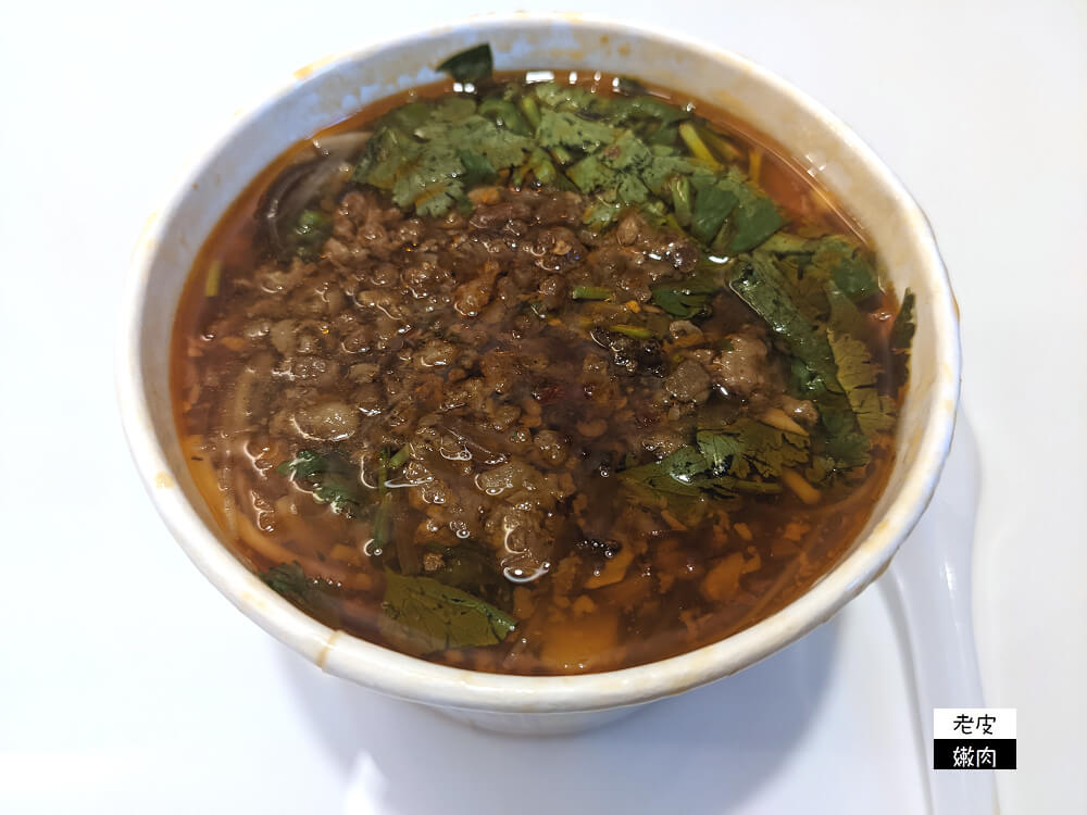 美崙市場銅板美食|只要四十元就可以吃到配料滿滿的米粉焿 - 老皮嫩肉的流水帳生活