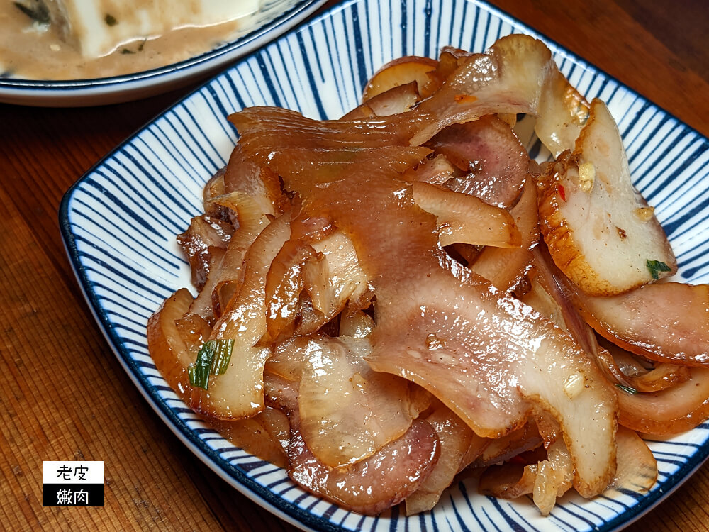 花蓮晚餐消夜-幽靈餐車|超邪惡半熟蛋滷肉飯 每日限量小菜必點(菜單) - 老皮嫩肉的流水帳生活