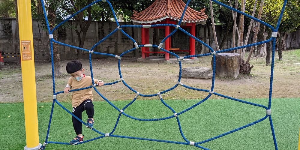 花蓮免費戶外親子景點-中山公園|花蓮車站打發時間地點 - 老皮嫩肉的流水帳生活