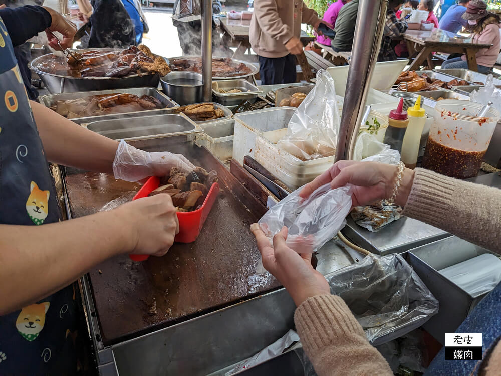 大溪美食食尚玩家-老阿伯現滷豆干|大溪老街連平日都排隊排到轉角的二代店 - 老皮嫩肉的流水帳生活