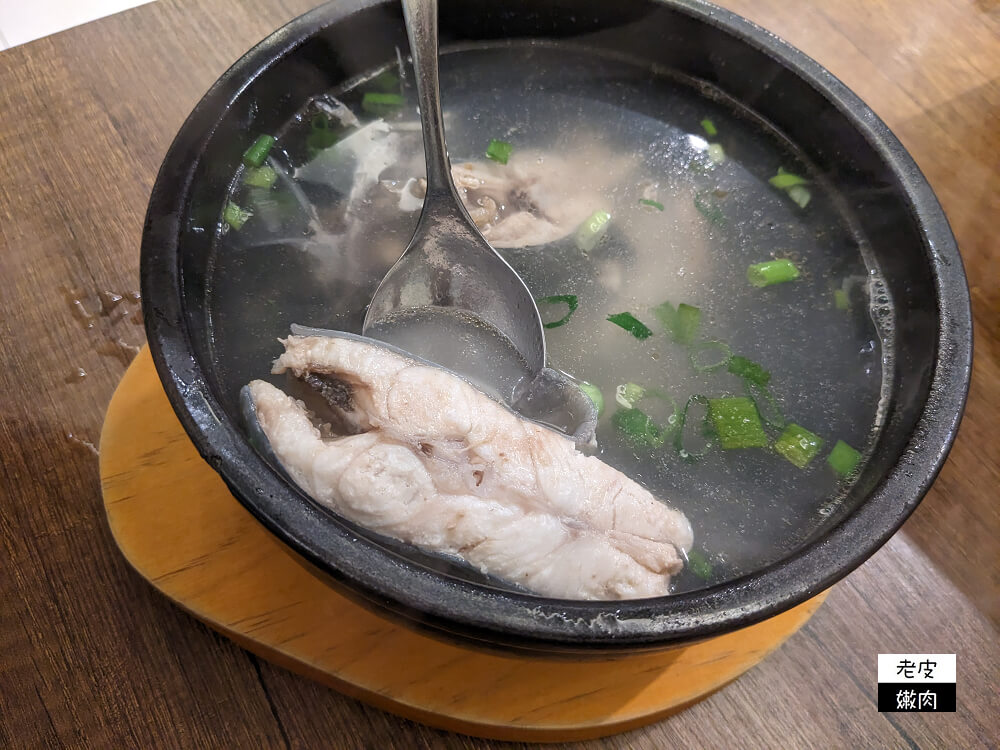 蘇澳平價海鮮-食令鮮魚湯店|自家漁船直送 鮮魚湯一碗90元 - 老皮嫩肉的流水帳生活