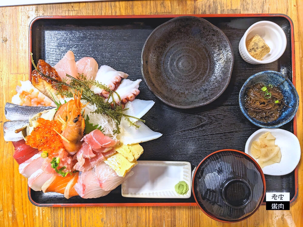 那霸美食-魚まる|漁師自捕自營 浮誇海鮮定食超便宜 - 老皮嫩肉的流水帳生活