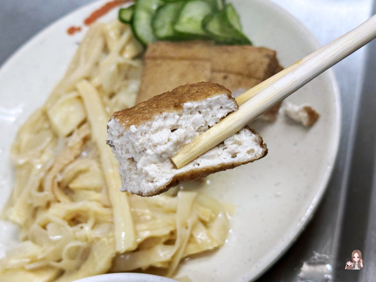 六號碼頭麵店小菜偏清淡，早餐吃不油膩